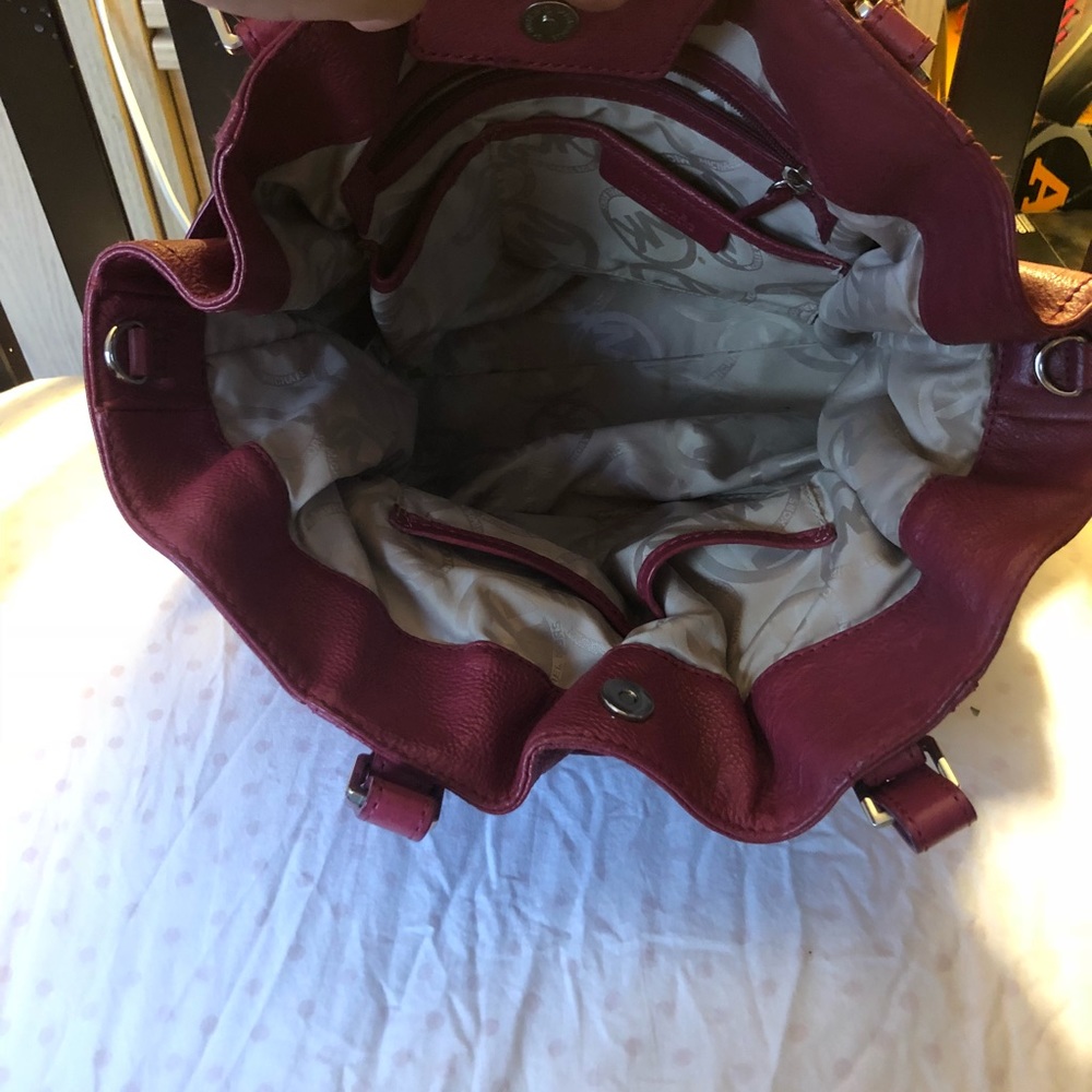 Mikael Kors Gansevoort Tote - Picture 3 of 8